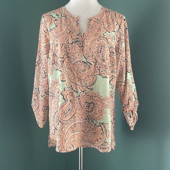 The Limited Tops - Colorful limited brand tunic size L, Paisley print, button back sleeves